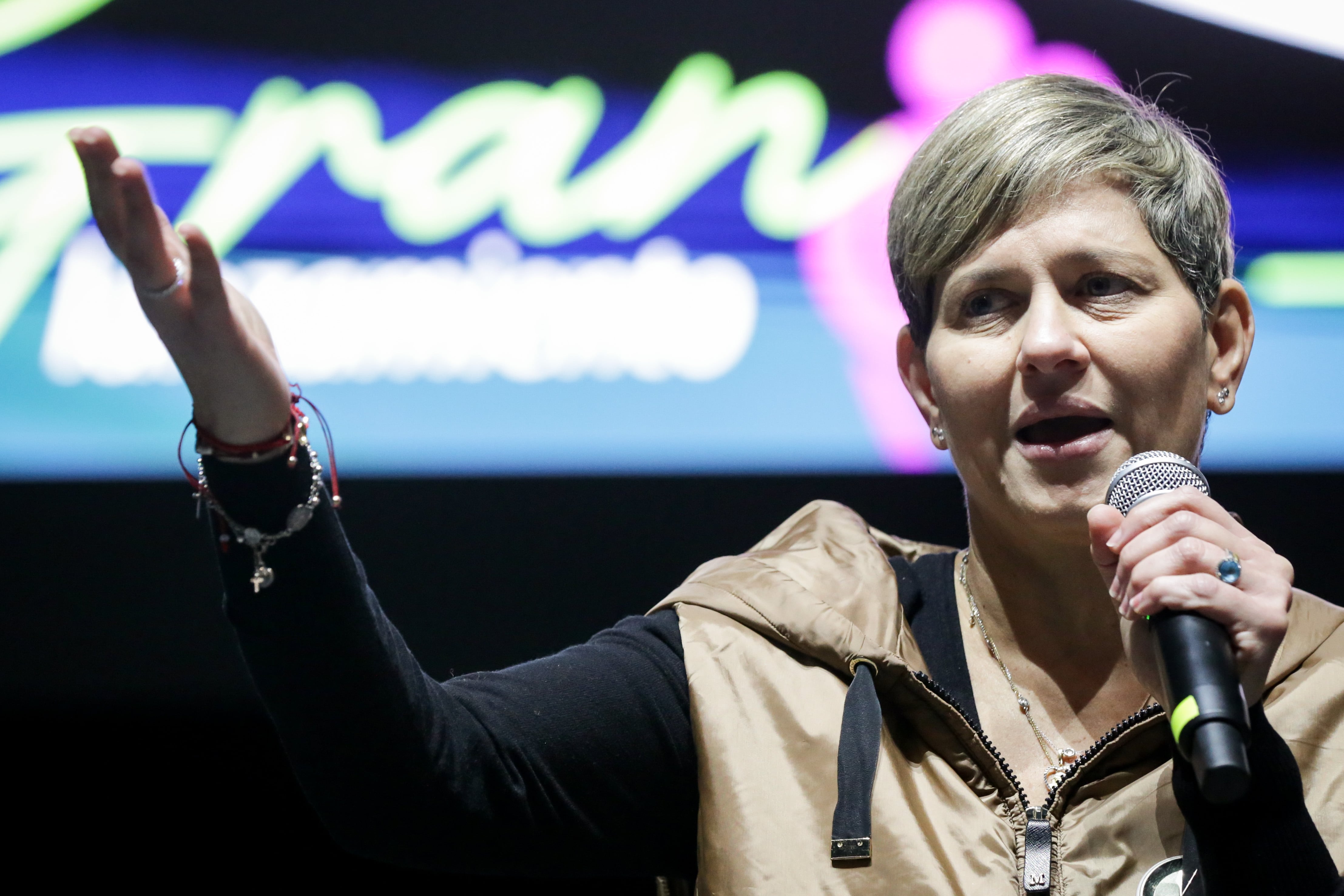 La primera dama Verónica Alcocer.