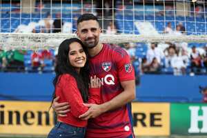 Becky G y su novio se comprometieron