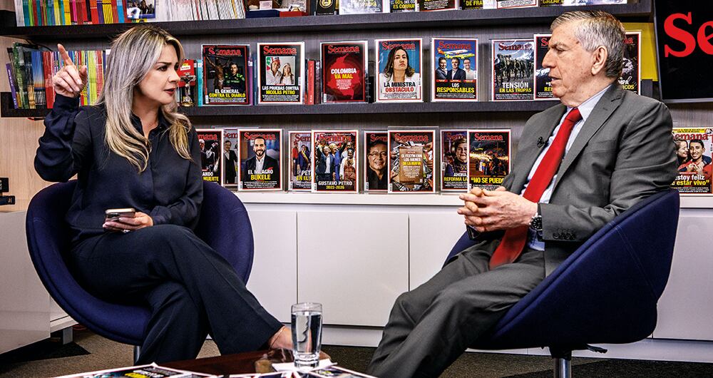 César Gaviria en entrevista con la directora de Semana, Vicky Dávila. 