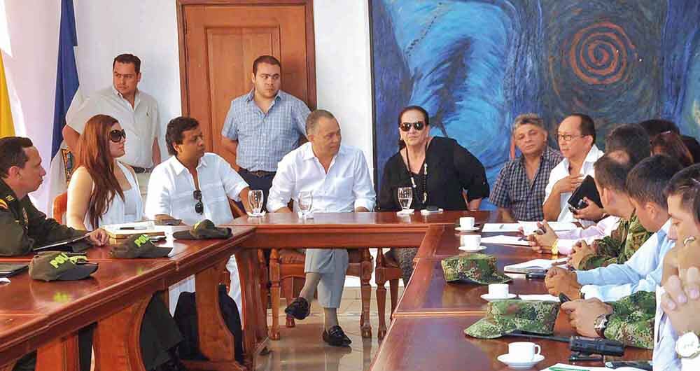 Los crímenes se habrían ordenado, según la investigación, porque los contratistas se habrían negado a darle una tajada de 2.500 millones de pesos de un contrato de obra pública.