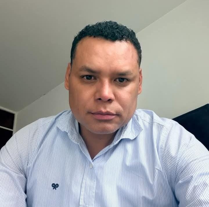 Édgar Barraza, abogado.