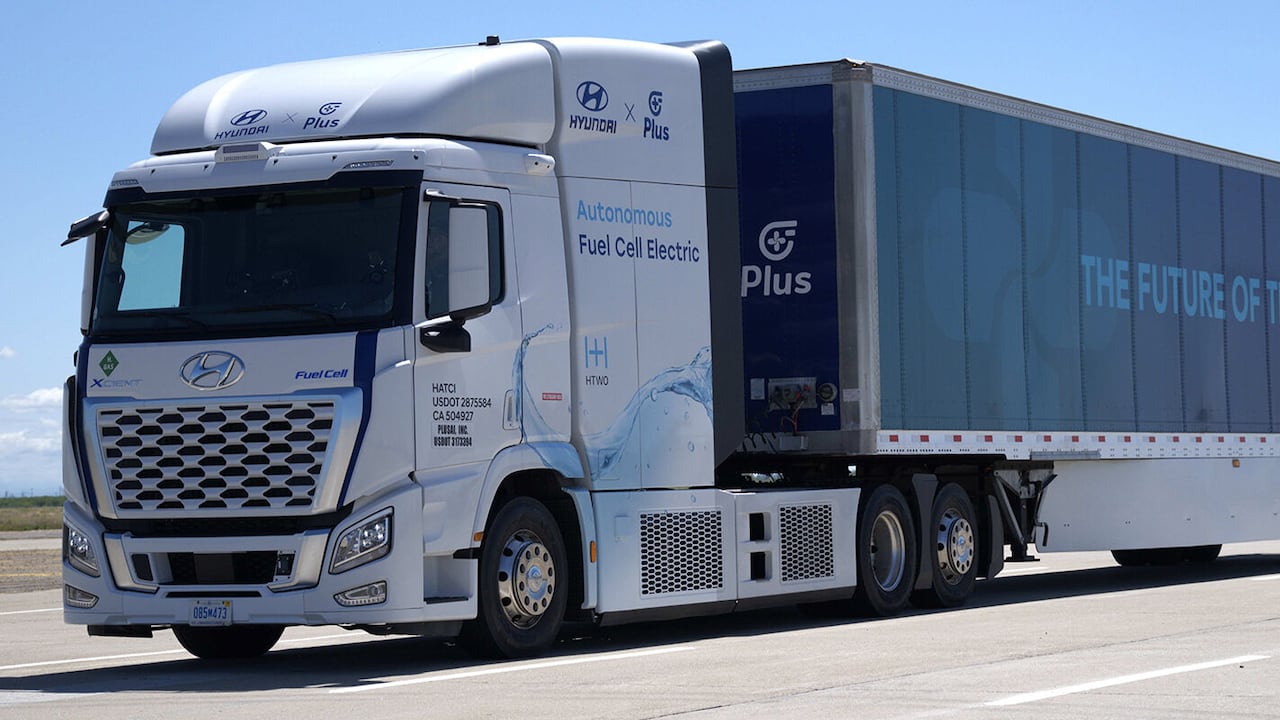 El camión XCIENT Fuel Cell de Hyundai Motor y Plus ya opera con una flota de 30 ejemplares en Estados Unidos.