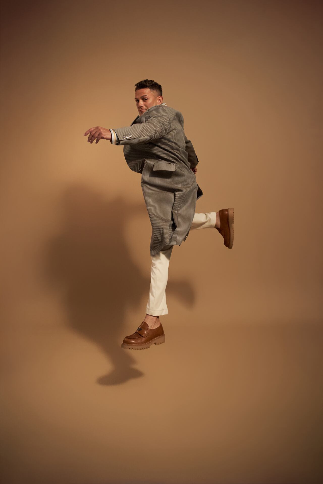 Alejandro Sanz lanza su más reciente álbum titulado ‘¿Y ahora qué?’ En el que colaboró junto a Shakira.