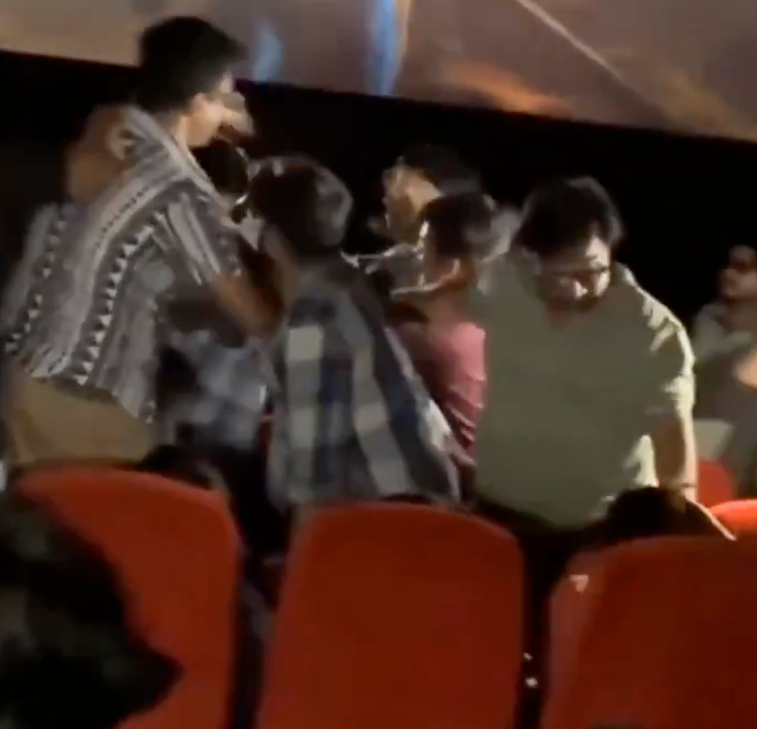 Pelea en una sala de cine