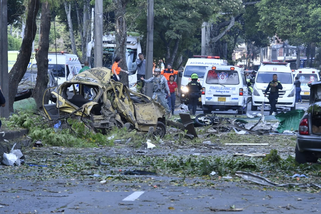 Explosión frente a la base aérea marco Fidel Suárez en Cali