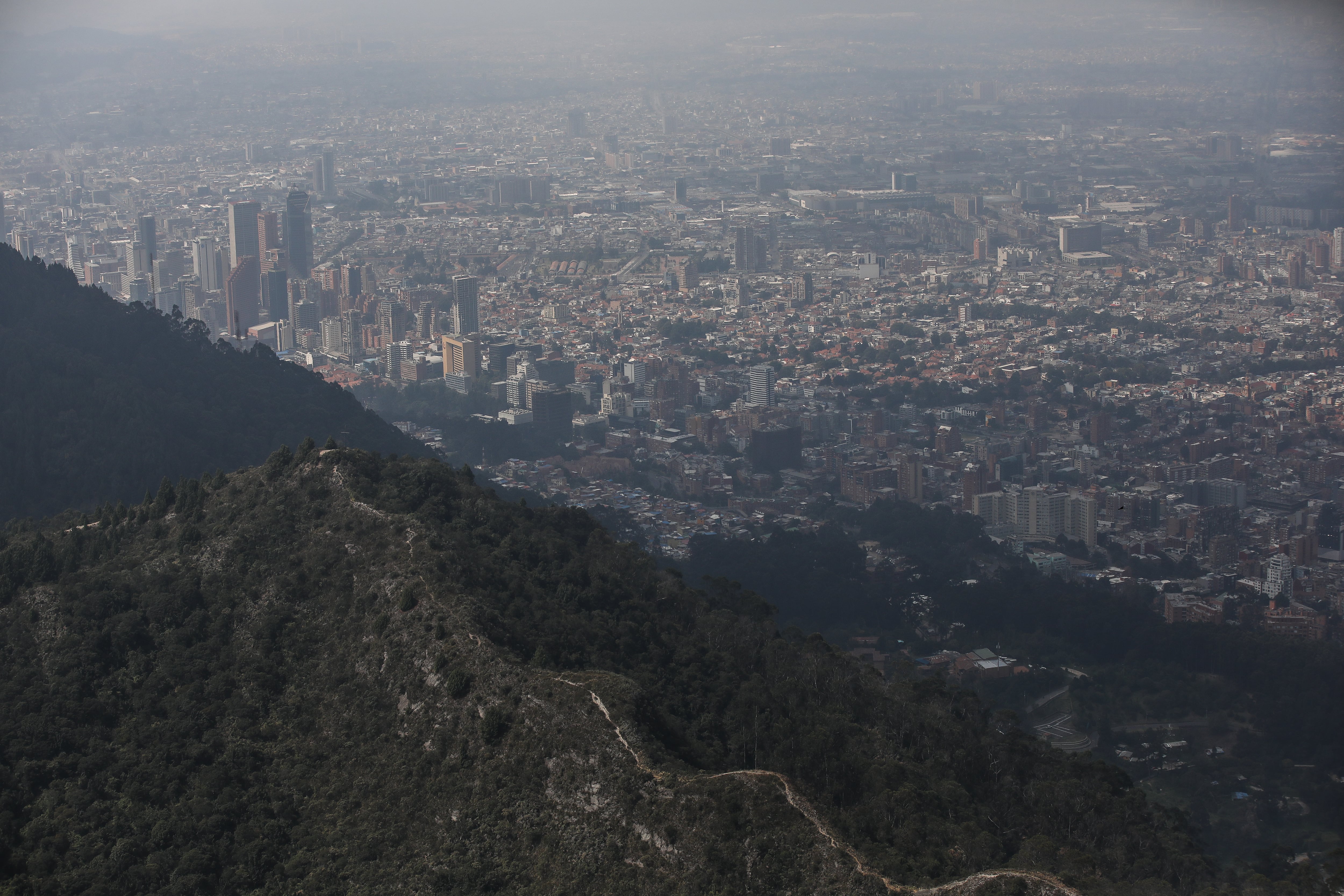 Sobrevuelo en Cundinamarca, sobre las zonas devastadas por los incendios