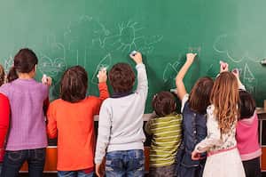 El Ministerio de Educación hizo un llamado a Cali para que cumpla con su compromiso de disminuir los cupos contratados con instituciones privadas.