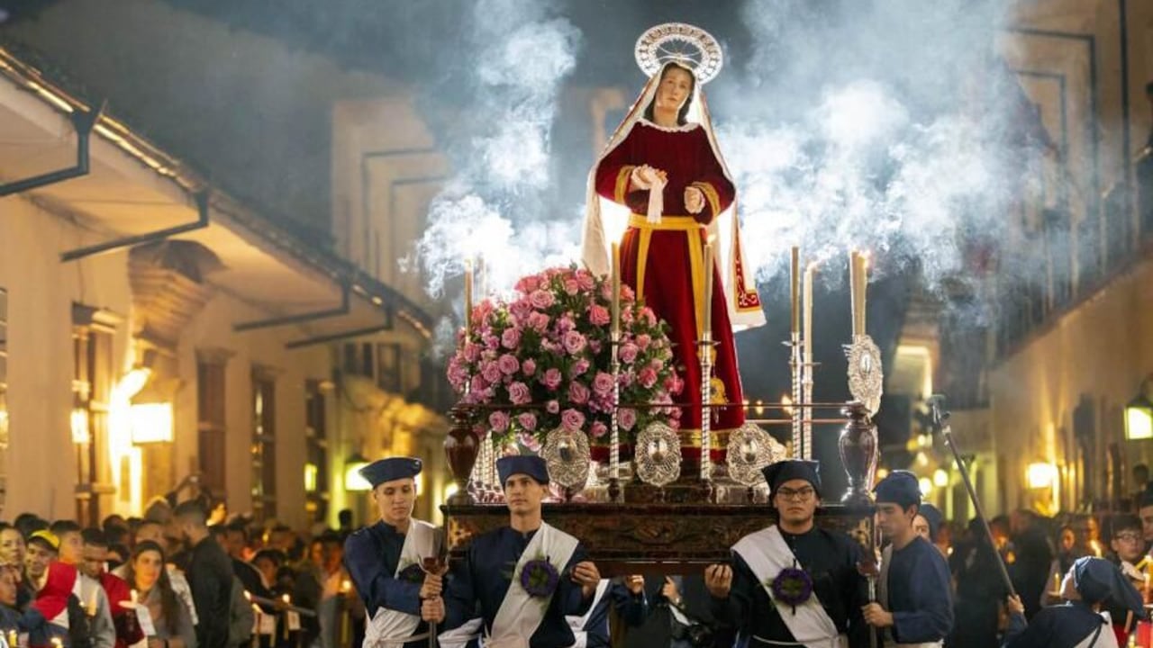 Popayán es el único lugar del mundo donde ser carguero en una procesión pasa de generación en generación.
