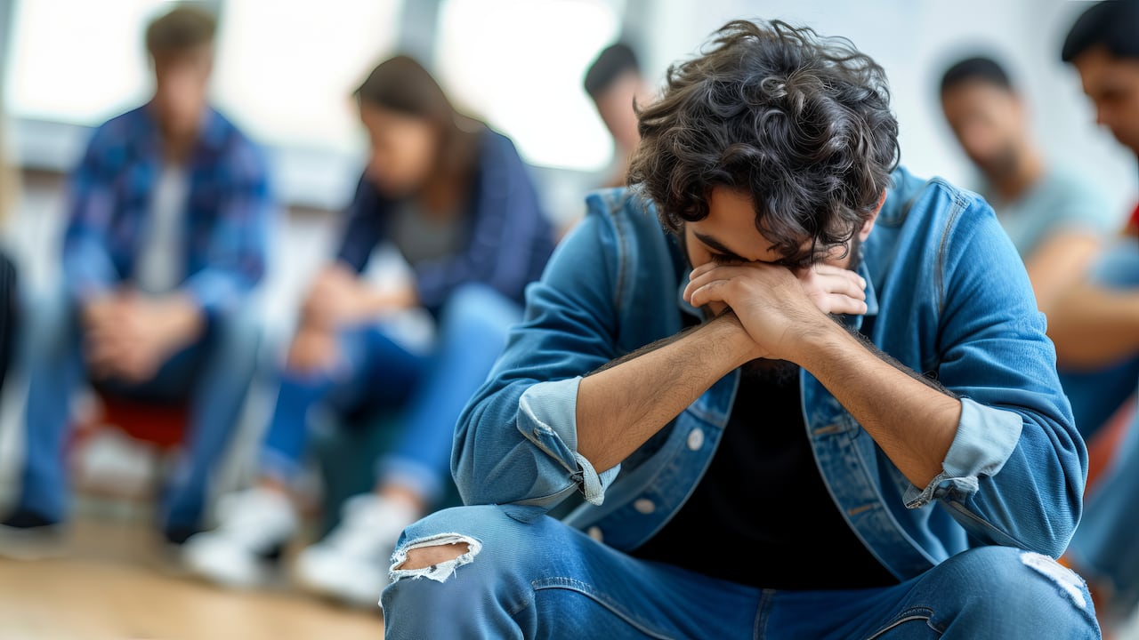 Cada año ocurren cerca de 740 000 muertes por suicidio en el mundo. Esto equivale a una muerte cada 43 segundos, según OMS.