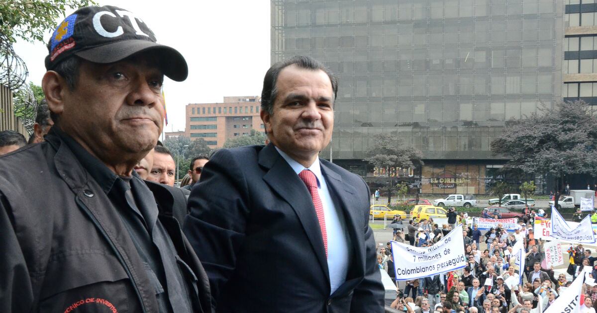 En 2014, Óscar Iván Zuluaga rindió indagatoria ante la Fiscalía General en la investigación por el llamado caso hacker. 