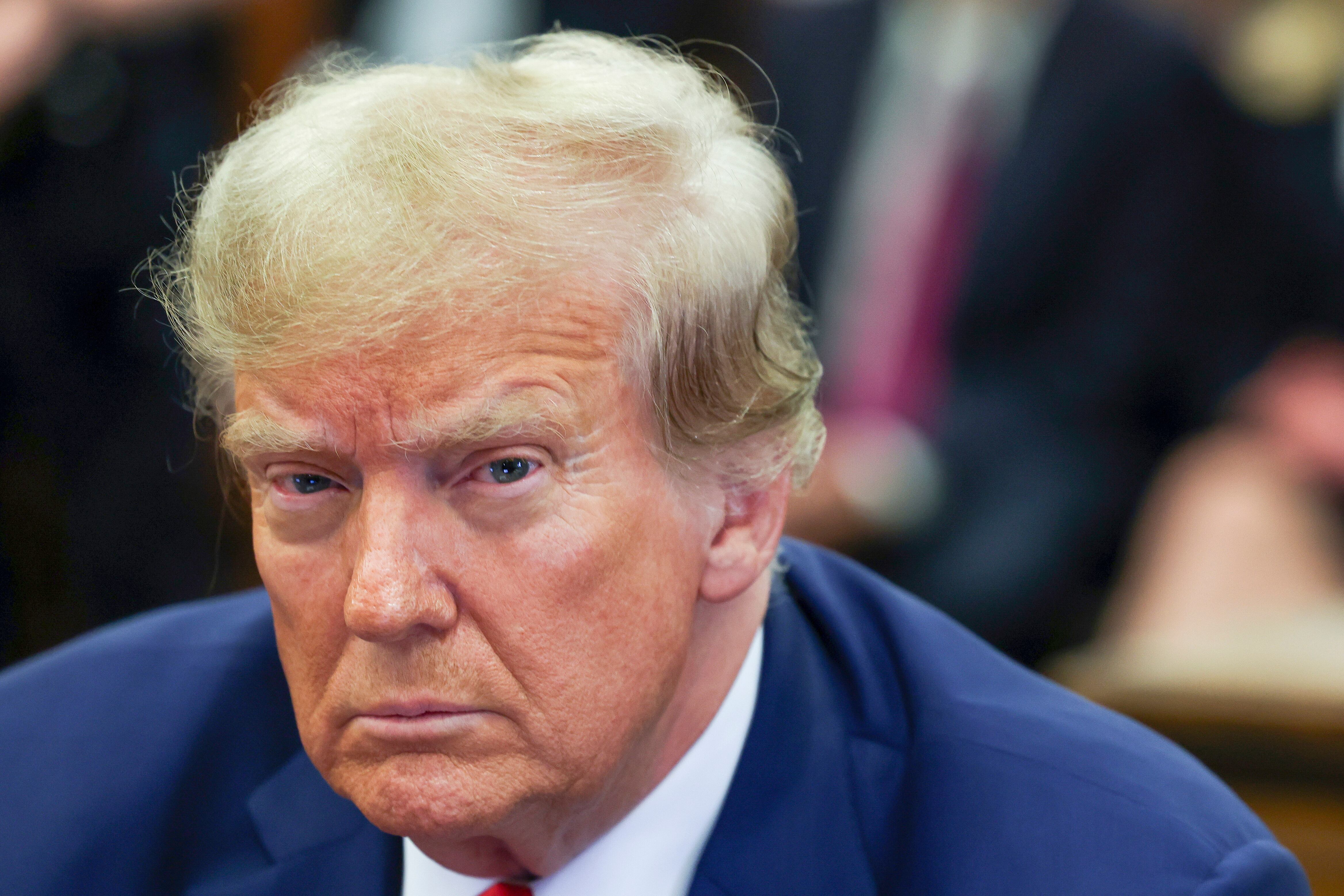 ARCHIVO - El expresidente de EEUU Donald Trump asiste a los argumentos de cierre en el juicio por fraude civil contra la Organización Trump en la Corte Suprema del estado de Nueva York en Manhattan, el 11 de enero de 2024. (Shannon Stapleton/Pool Photo vía AP, Archivo)