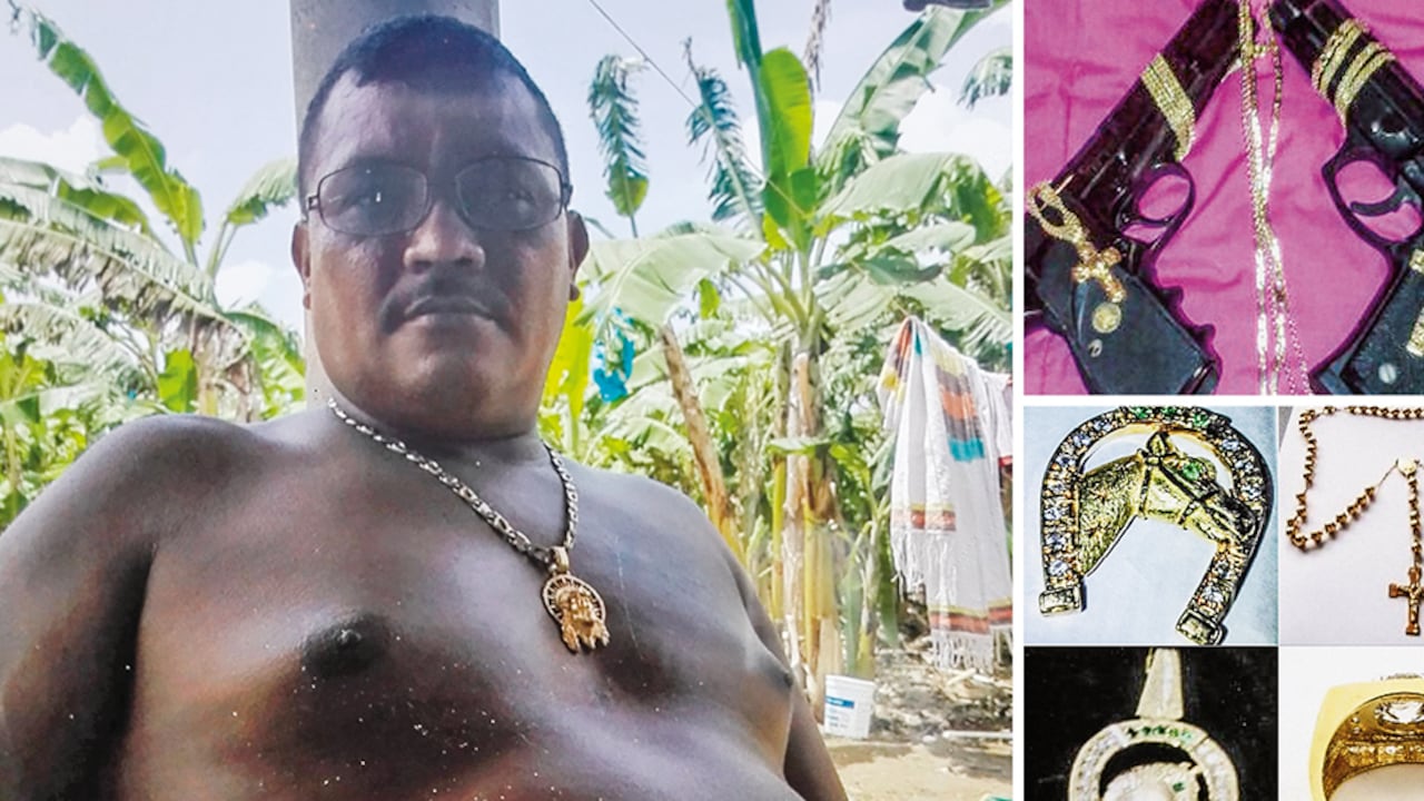 Cadenas macizas, pistolas engalladas con cañones de oro, cristos y caballos con incrustaciones de diamantes y esmeraldas. Marihuano fácilmente cargaba encima alhajas que valían más de 700 millones de pesos.