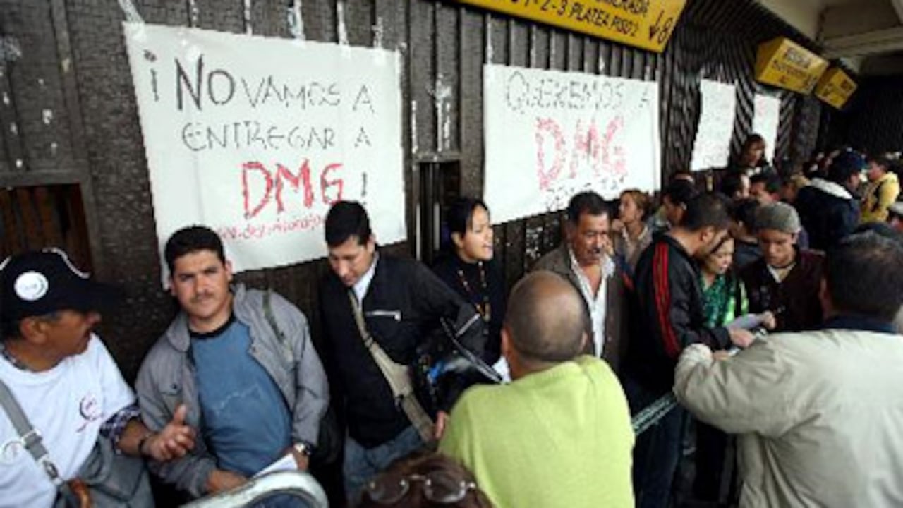 Entrega de documentos para reclamar fondos de DMG. (Noviembre de 2008)