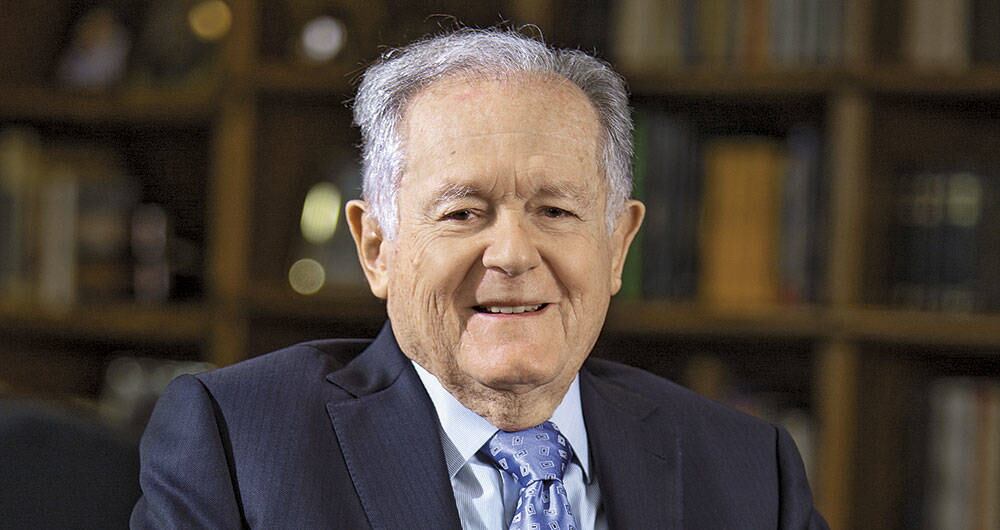 Luis Carlos Sarmiento, uno de los cuatro multimillonarios en Colombia.