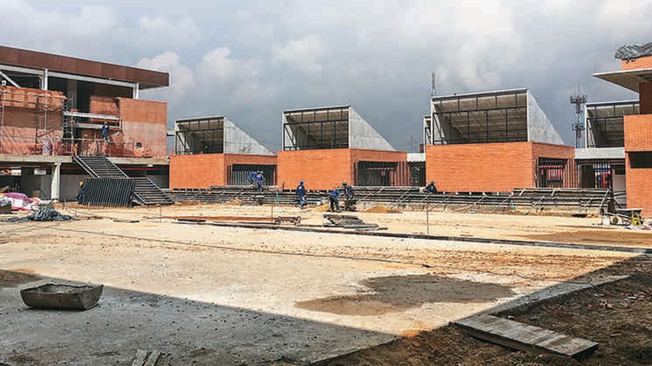 La administración Peñalosa está invirtiendo $1,2 billones en mejorar la infraestructura educativa de Bogotá.