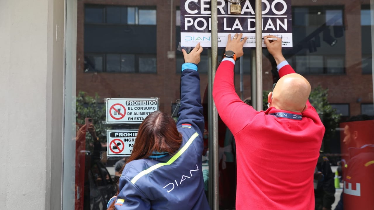 La DIAN cerró el Outlet Adidas en Bogotá