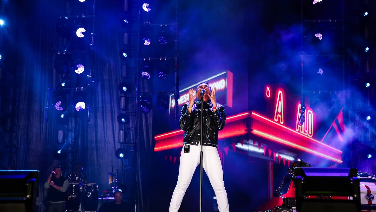 Estos fueron los mejores momentos del concierto de Silvestre en Bogotá.