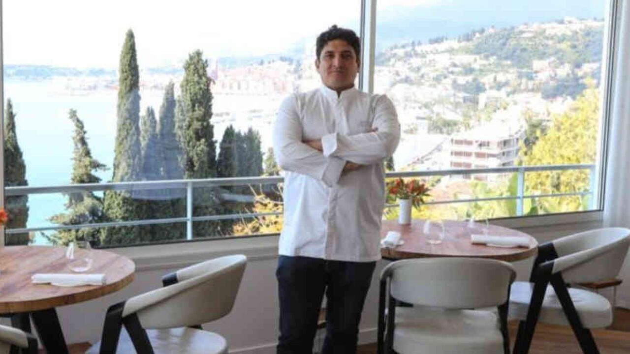 Derechos de autor de la imagenAFP Image caption El chef Mauro Colagreco dirige Mirazur, seleccionado como el mejor restaurante del mundo. AFP-BBC.