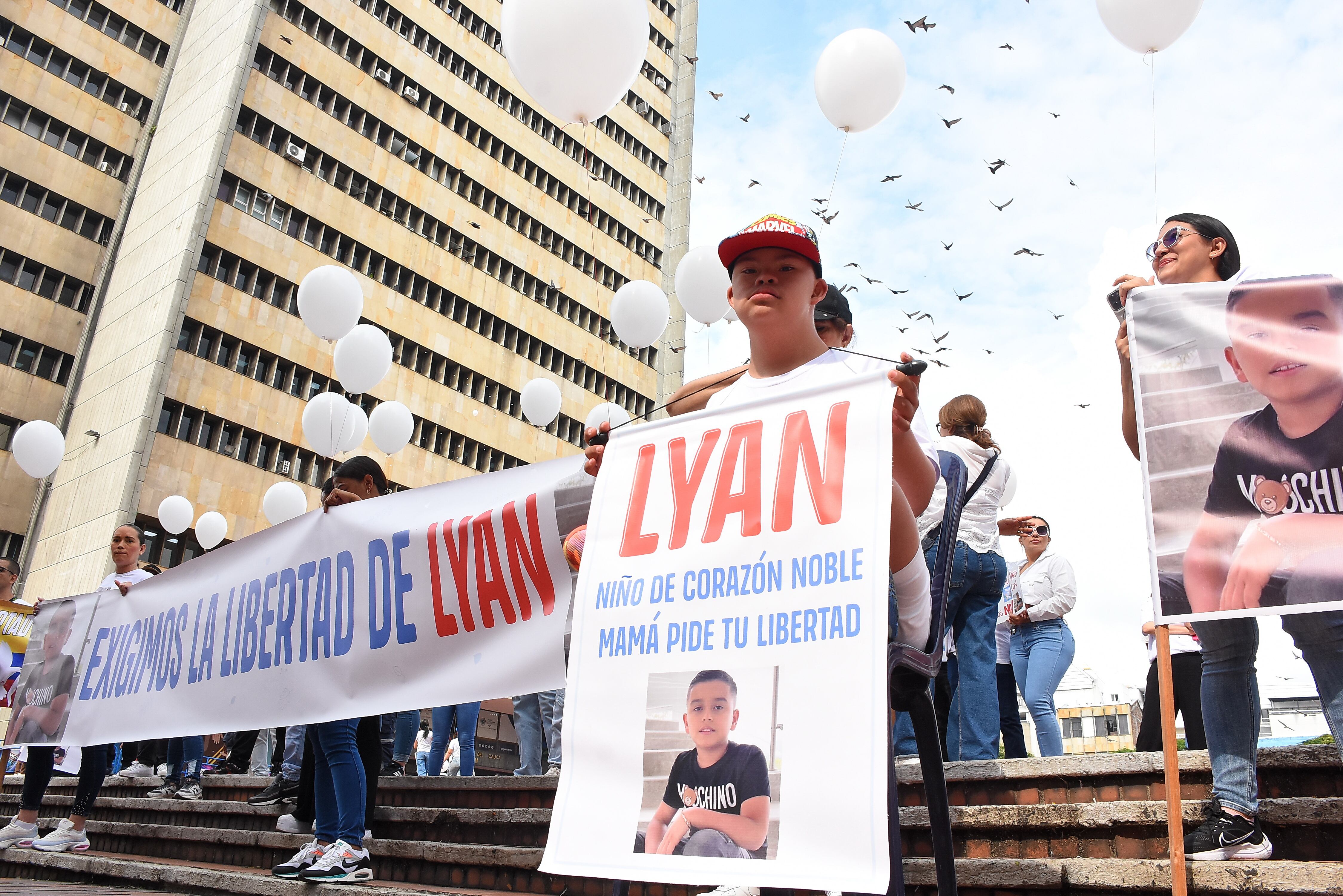 Plantón en la URI de la Fiscalía por la liberación de Lyan.
