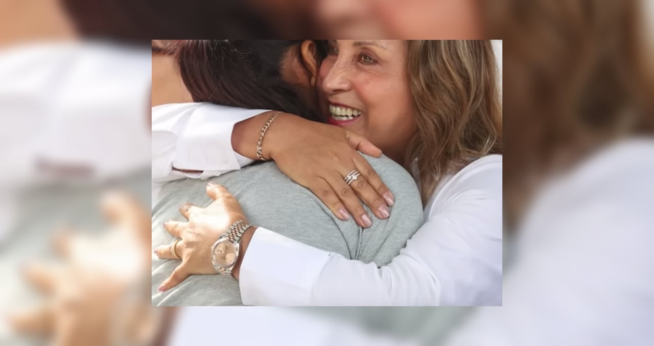 Dina Boluarte, presidenta de Perú, luciendo uno de sus relojes Rólex