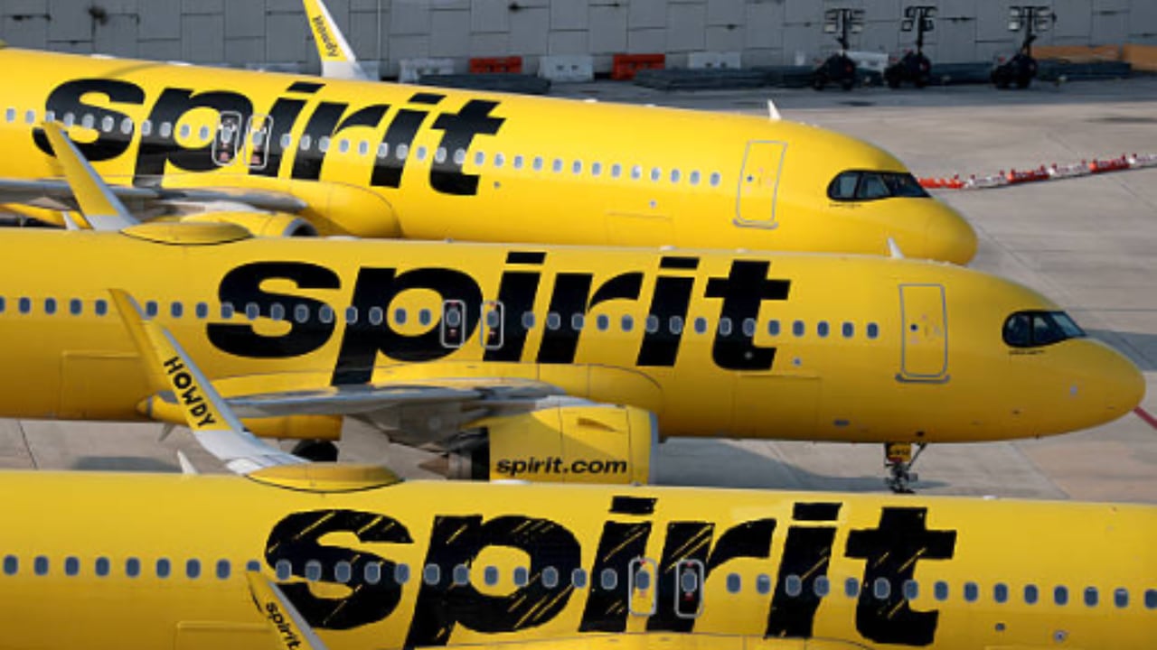 La aerolínea estadounidense cesó operaciones y no responderá por reubicaciones.
