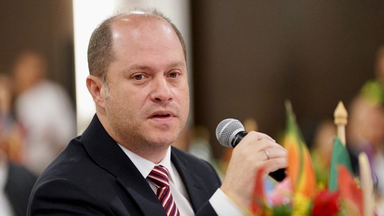 Héctor Olimpo Espinosa destapó su propuesta tributaria para las elecciones presidenciales de 2026