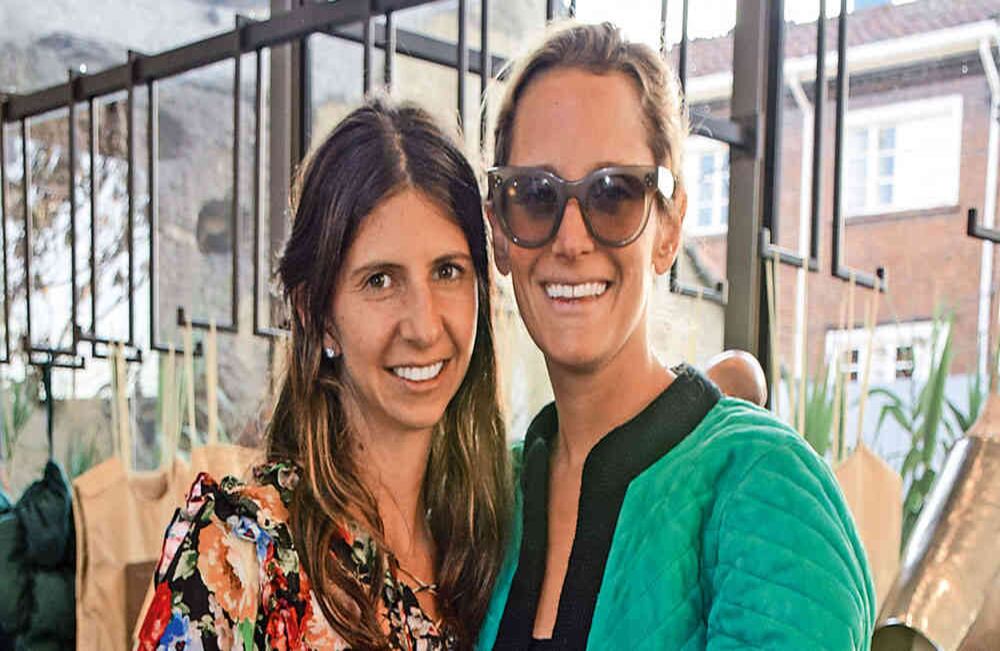 Sophie Douer y Nicole Furman.