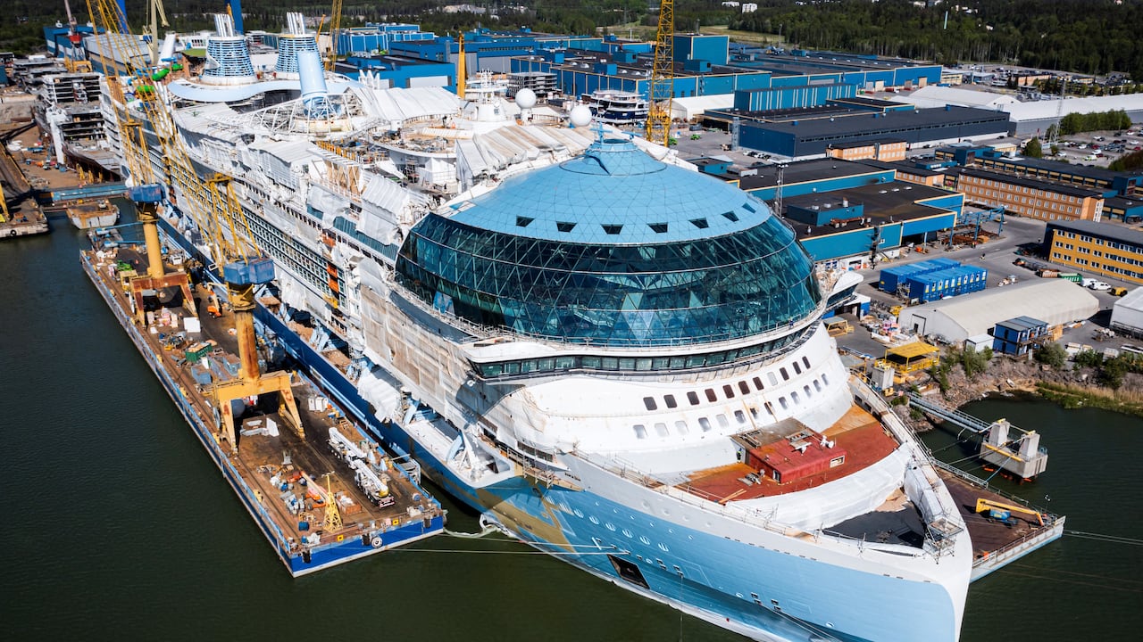 El Icon of the Seas se construye actualmente en el astillero Meyer Turku, en Finlandia.