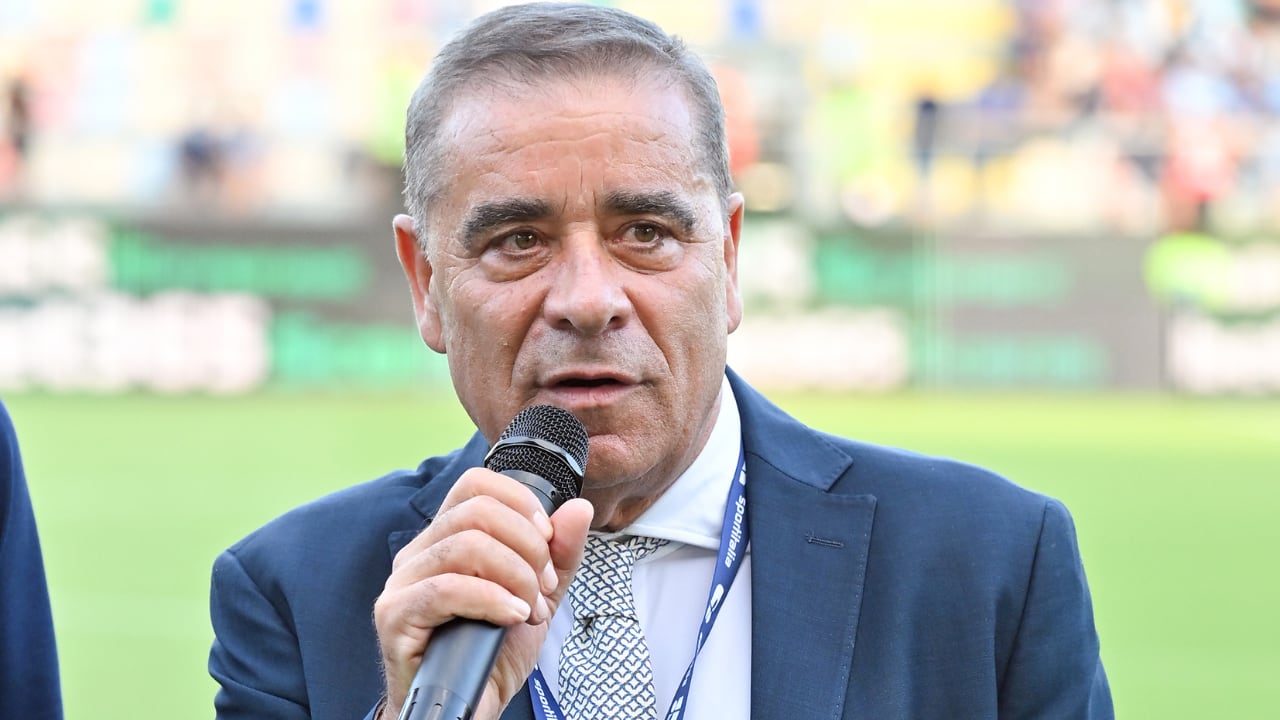 Angelo Antonio D'Agostino, presidente del Avellino de la Serie B italiana.