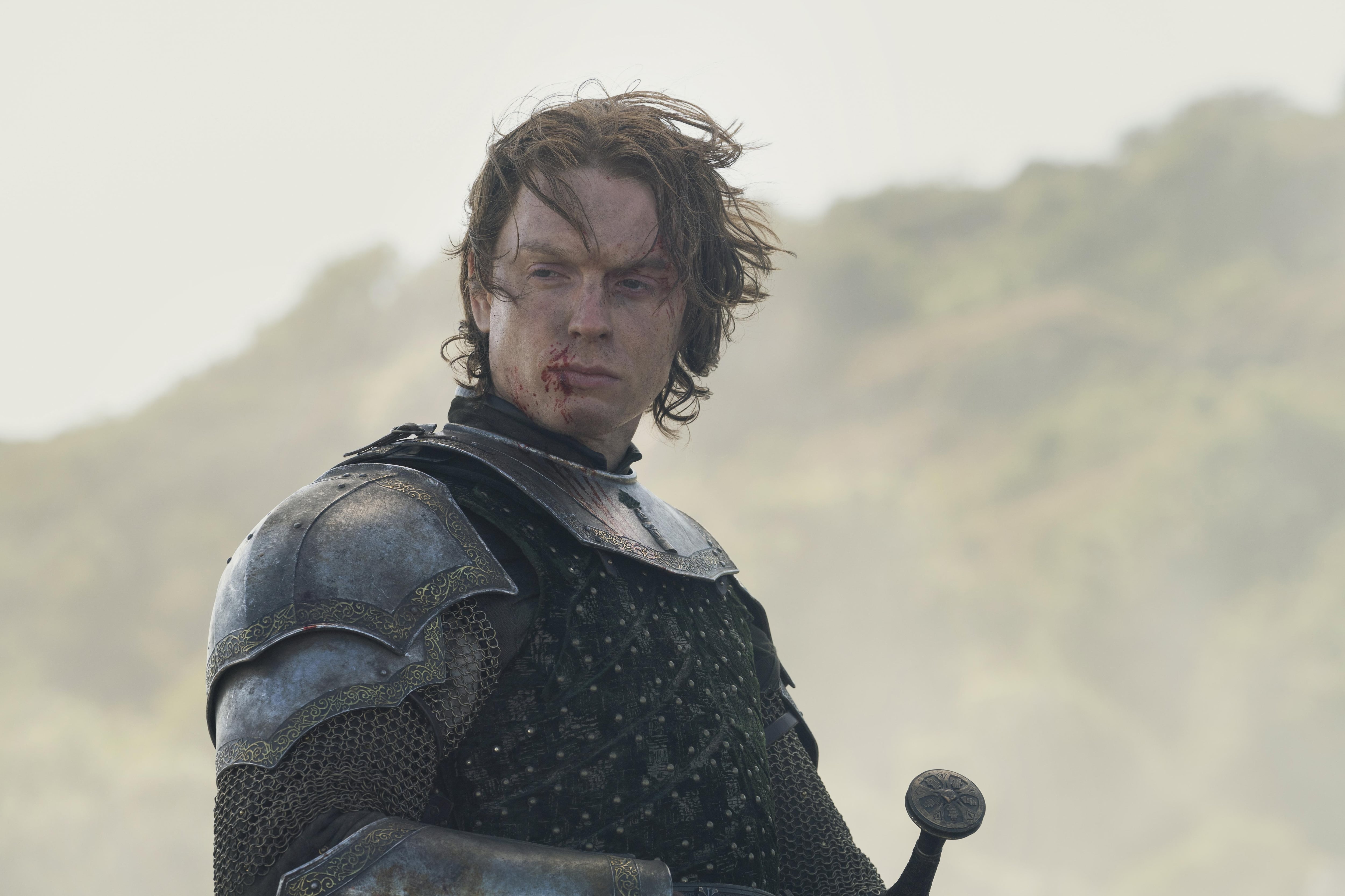 Gwayne Hightower (Freddie Fox), un personaje que no da muy buena espina al inicio, pero cuyo rol irá evolucionando.