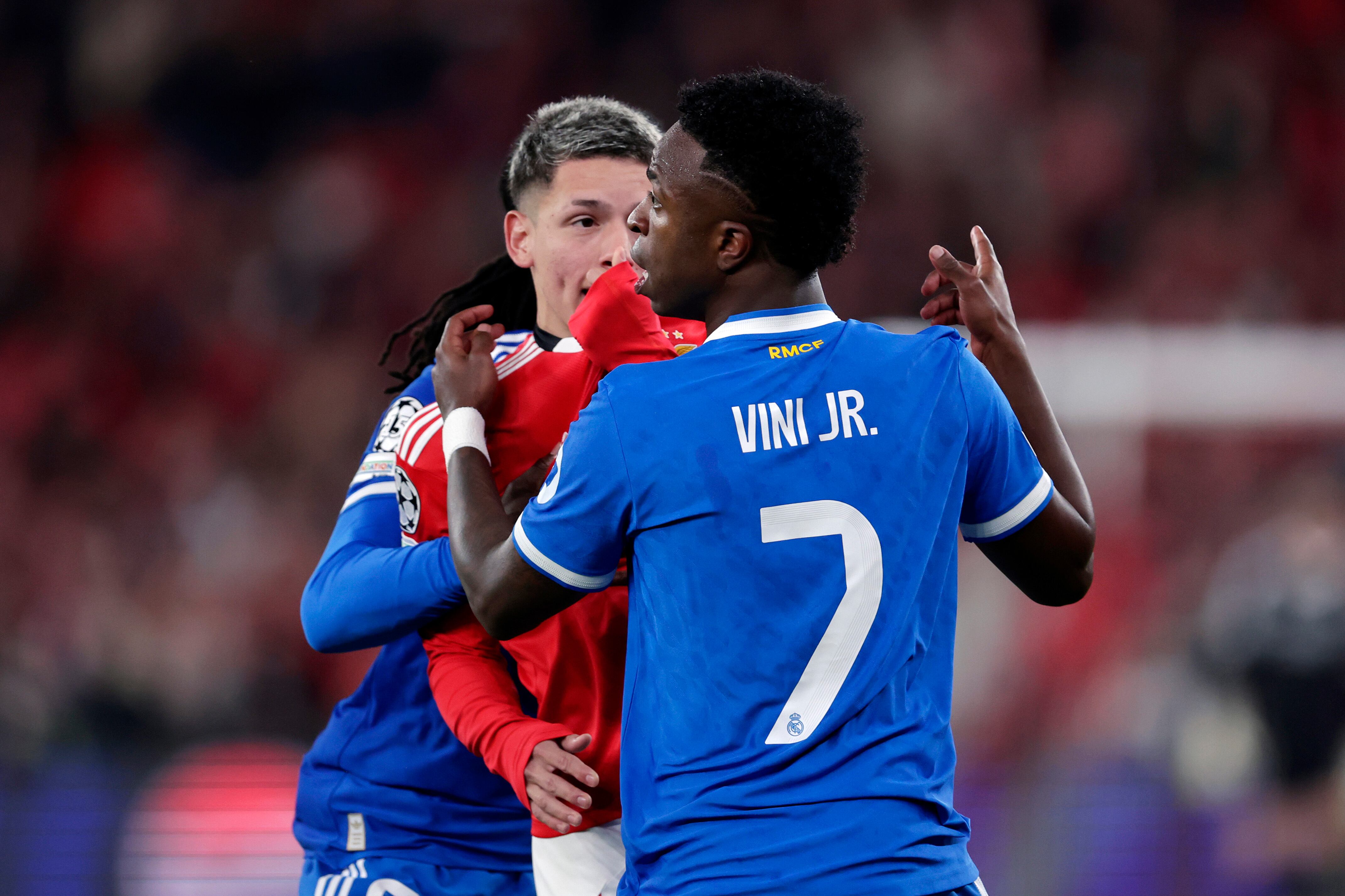 LISBON, PORTUGAL - FEBRUARY 17: Vinicius Junior of Real Madrid in a clash with Gianluca Prestianni of Benfica during the UEFA Champions League  match between Benfica v Real Madrid at the Estadio Da Luz on February 17, 2026 in Lisbon Portugal (Photo by Eric Verhoeven/Soccrates/Getty Images)