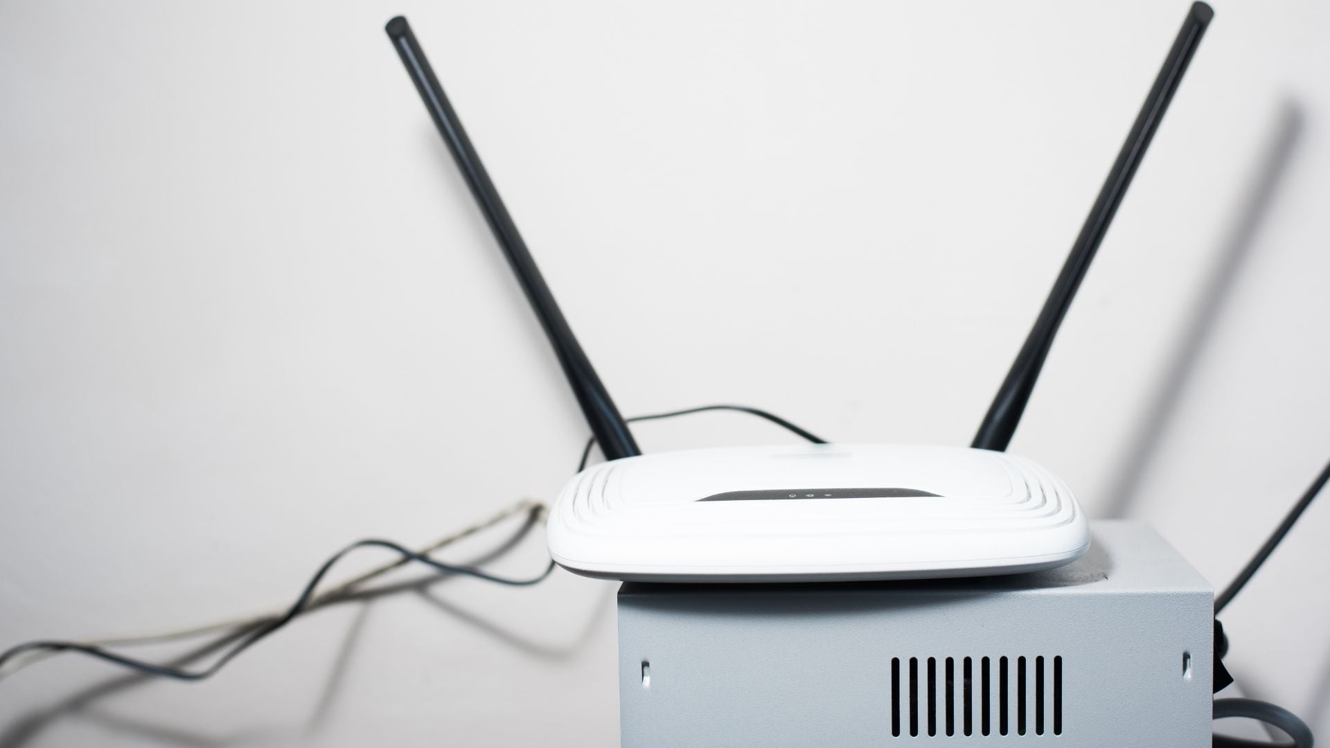 El error con las antenas del router wifi que puede afectar la señal en casa.