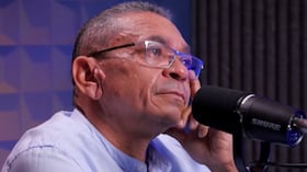 El hombre se quebró al recordar cómo fue traicionado por alguien de su círculo más cercano.