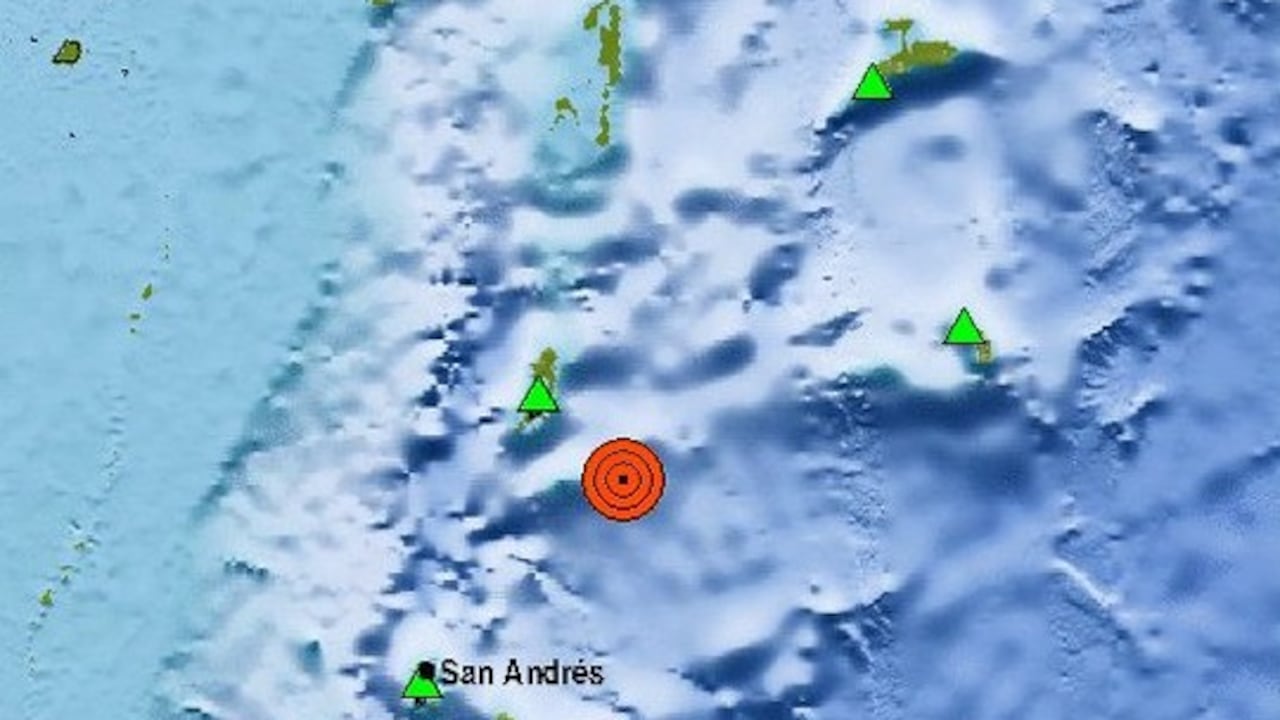 Las autoridades locales no reportaron, hasta el momento, personas heridas ni daños materiales graves en las infraestructuras de la isla.