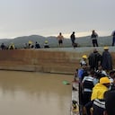 Dos personas muertas y cuatro más están desaparecidas por volcamiento de una draga en Antioquia