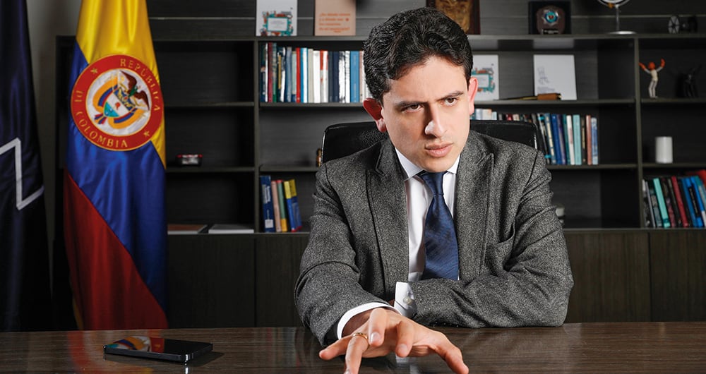 El director de la Dian, Luis Carlos Reyes, asegura que en los cierres de establecimientos comerciales se respeta el debido proceso y que estos “no llegan de la noche a la mañana”.