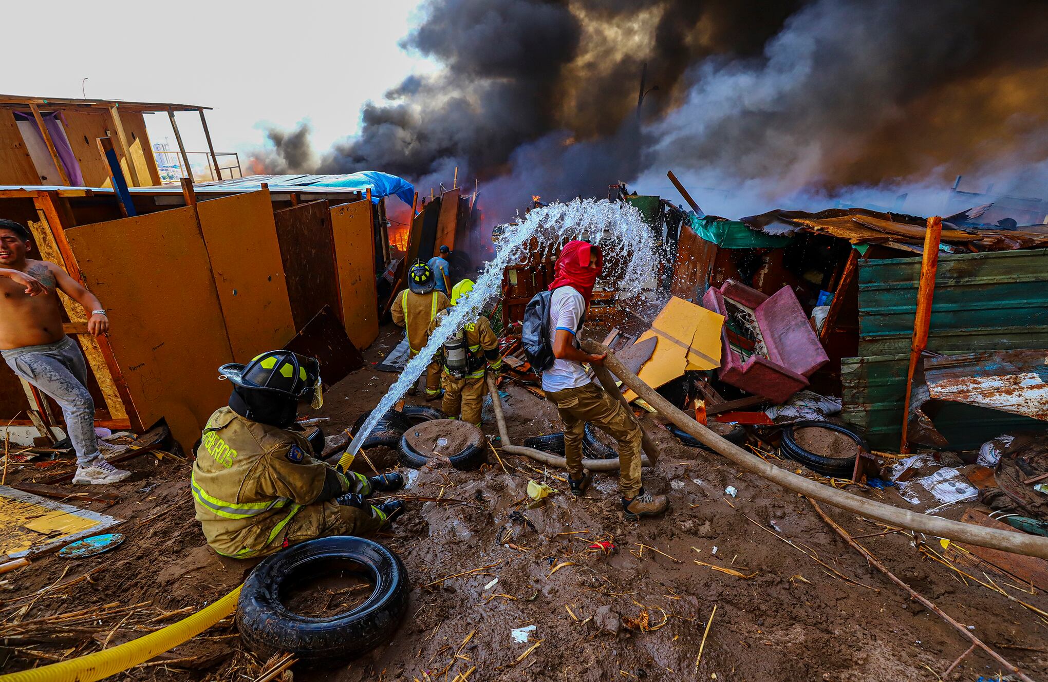 incendio en barrio de migrantes en Chile