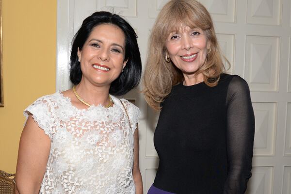 Claudia de Martínez y Beatriz de González.