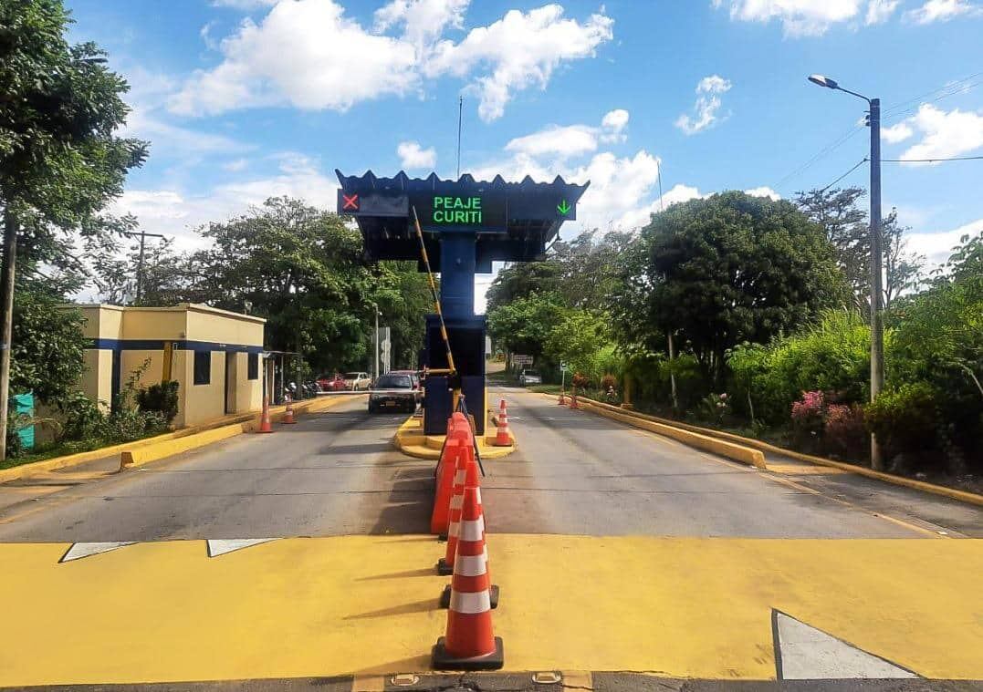 En el peaje de Oiba, Santander, los trabajos continuarán hasta el mes de noviembre.