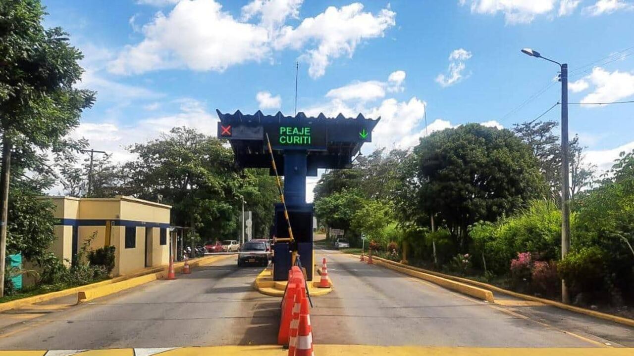 En el peaje de Oiba, Santander, los trabajos continuarán hasta el mes de noviembre.
