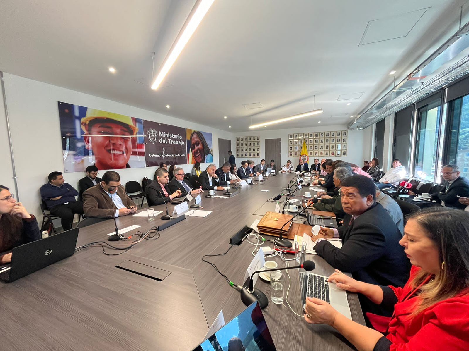 Mesa de Negociación del salario mínimo de 2024