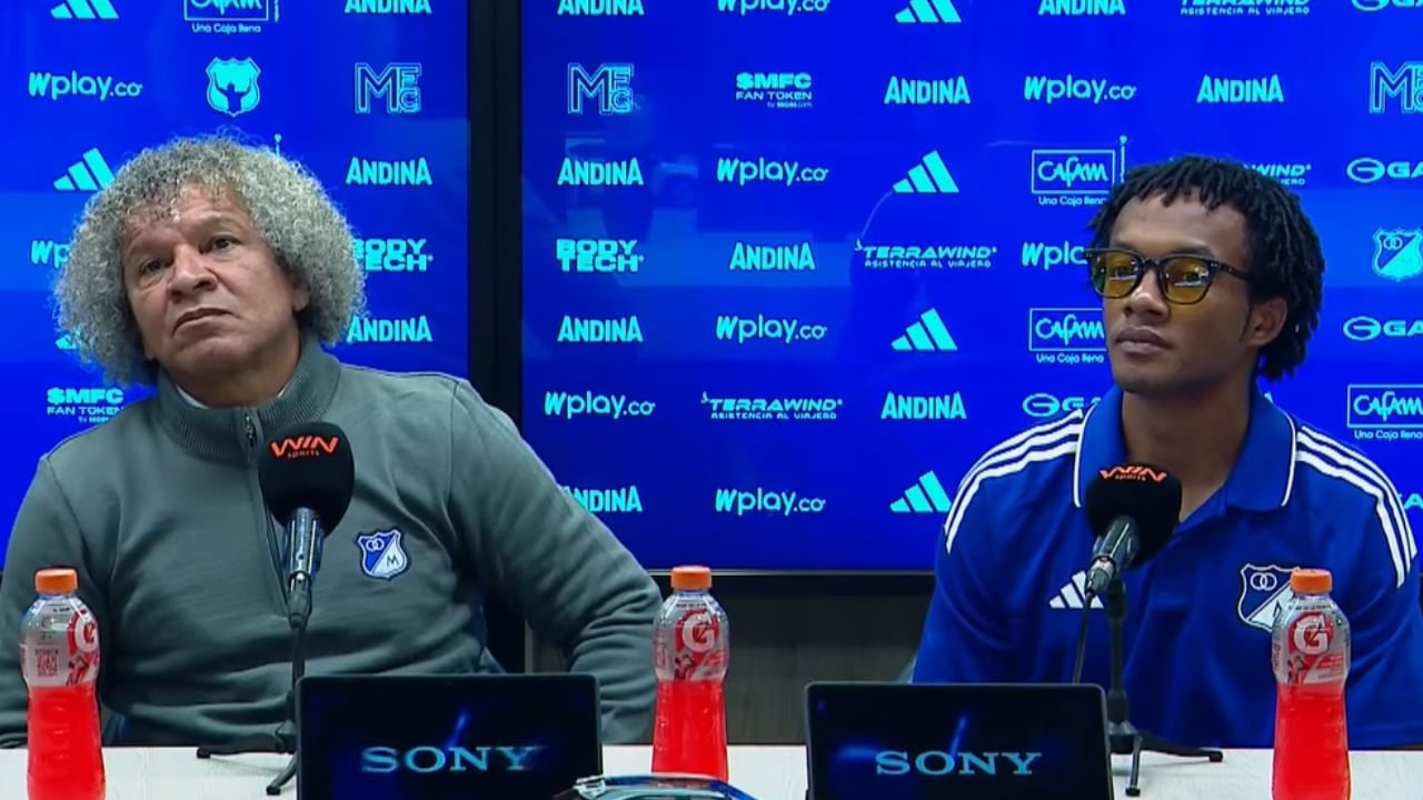 Alberto Gamero, entrenador, y Juan Guillermo Cuadrado, jugador de Millonarios en rueda de prensa