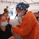 Entre viernes y domingo funcionarán cinco puntos de vacunación ubicados en reconocidos
sectores comerciales y de alto tráfico de cuatro localidades de la ciudad