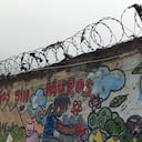 El Tribunal Constitucional de Perú (TC) ordenó que se derribe un muro construido sobre una colina en el este de Lima