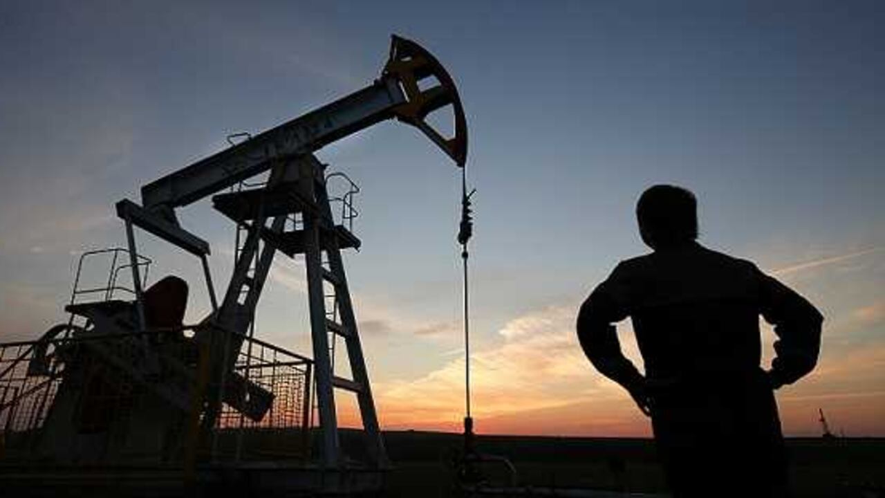 Arabia Saudita ha acumulado reservas superiores a US$700.000 millones mientras que Venezuela acumula US$20.000 millones, pese a que la dependecia de la renta petrolera de ambos países es superior al 40%.