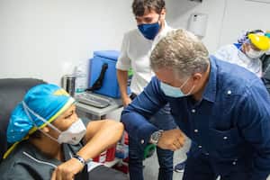 Iván Duque presidente de Colombia vacunación Barranquilla