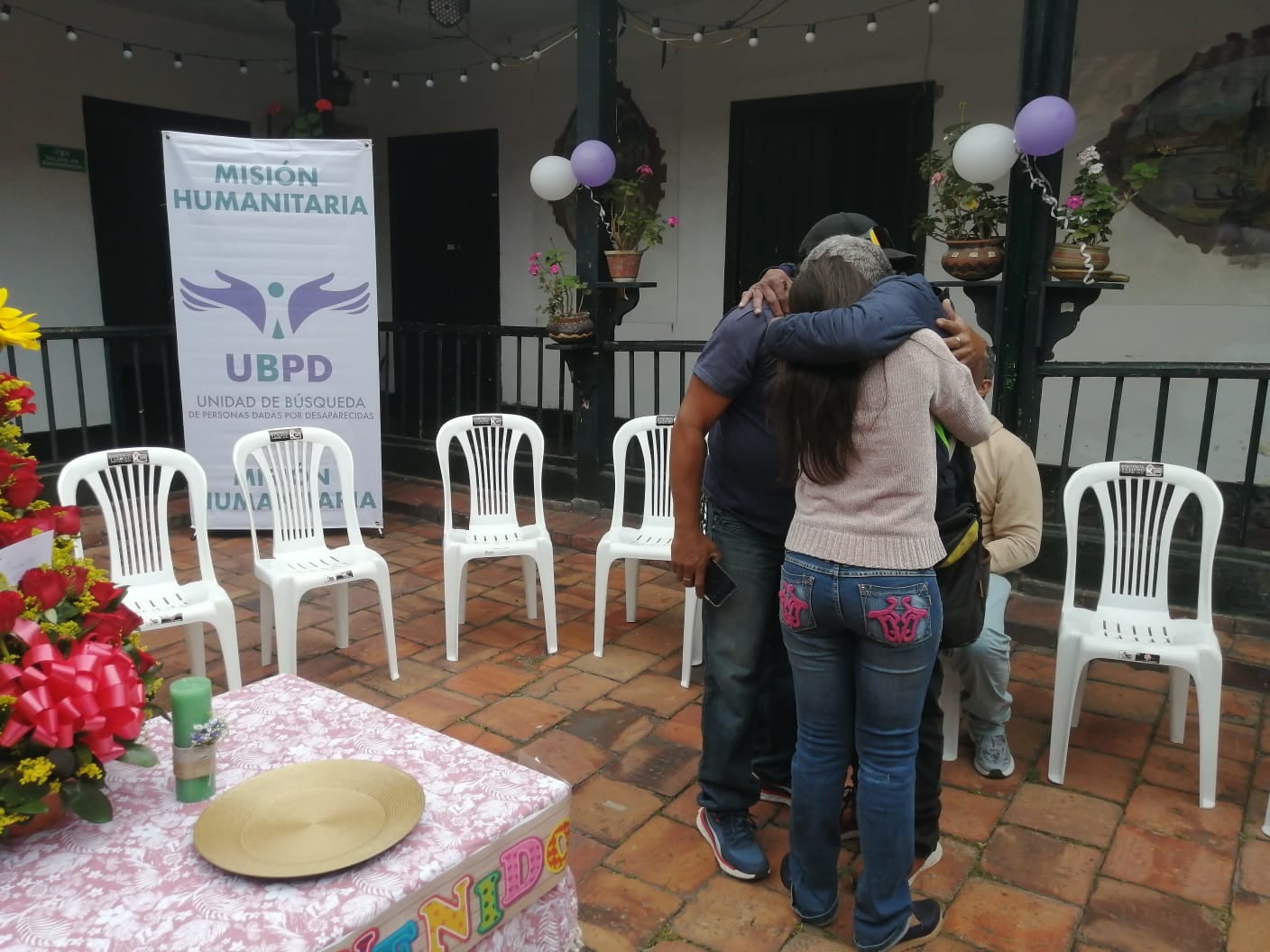 Madre e hijo se reencontraron 30 años después. El conflicto armado los obligó a separarse.