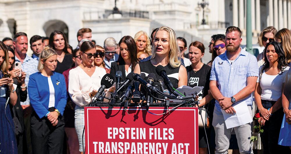 En el marco de la Ley de Transparencia de los Archivos Epstein, Juez ordena la divulgación.