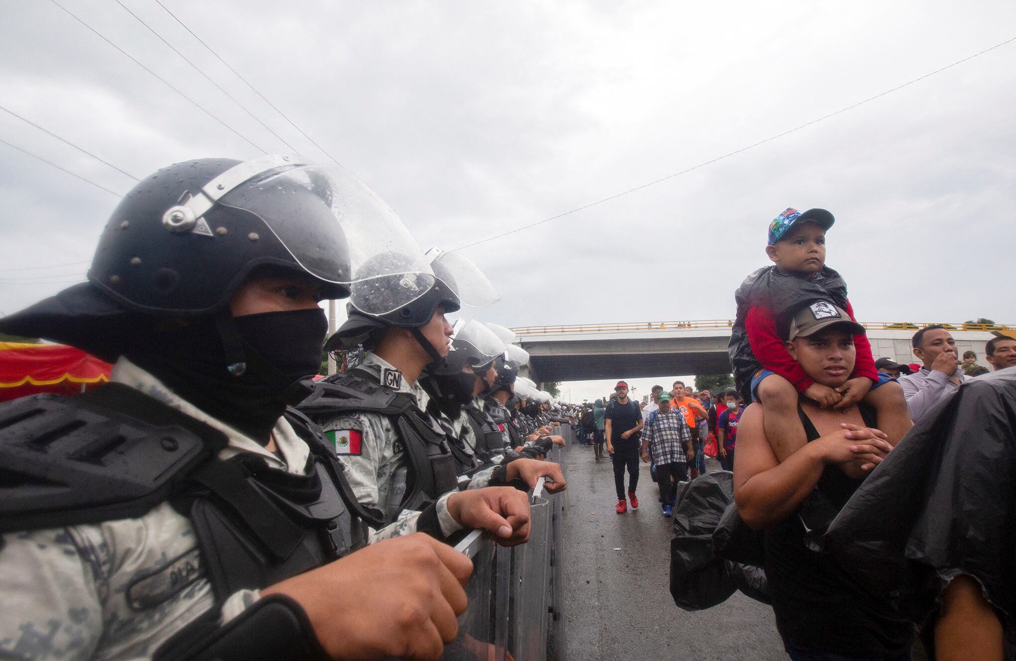 En imágenes : Caravana de migrantes se dirige a la frontera de EE.UU.