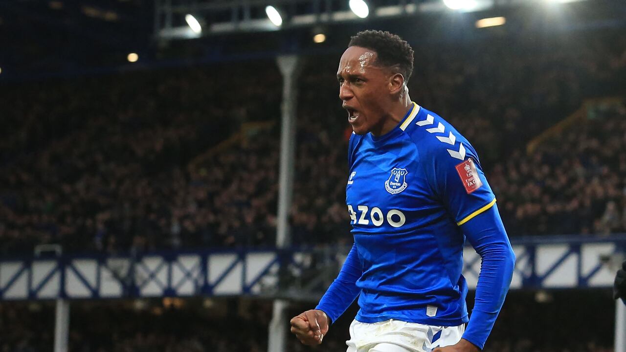 Yerry Mina celebró gol con el Everton ante el Brentford por la FA Cup.